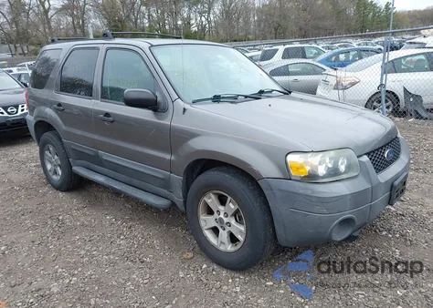 2005 Ford Escape Xlt z USA, uszkodzony, nr VIN 1FMYU931X5DA05038